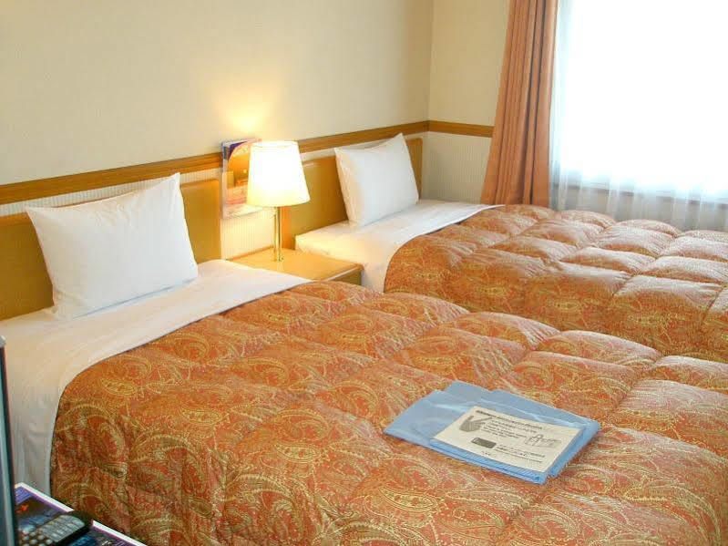 Toyoko Inn Hokkaido Sapporo-Eki Minami-Guchi Exterior foto